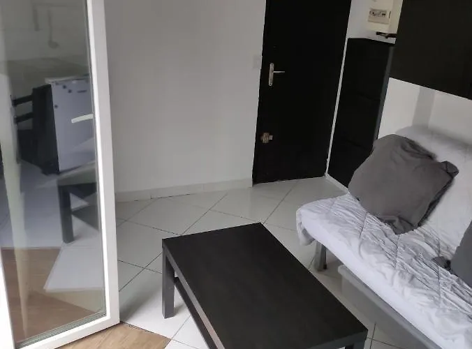 דירה Bien Situe Avec Un Balcon *