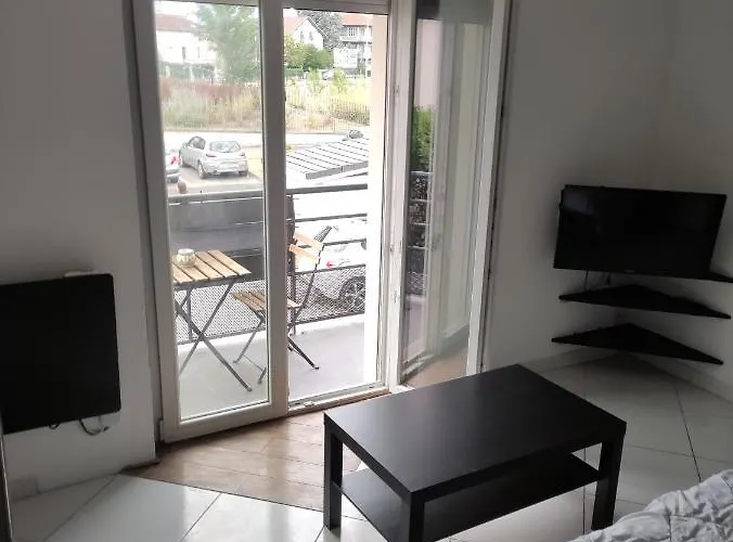 Bien Situe Avec Un Balcon * 에이벤스